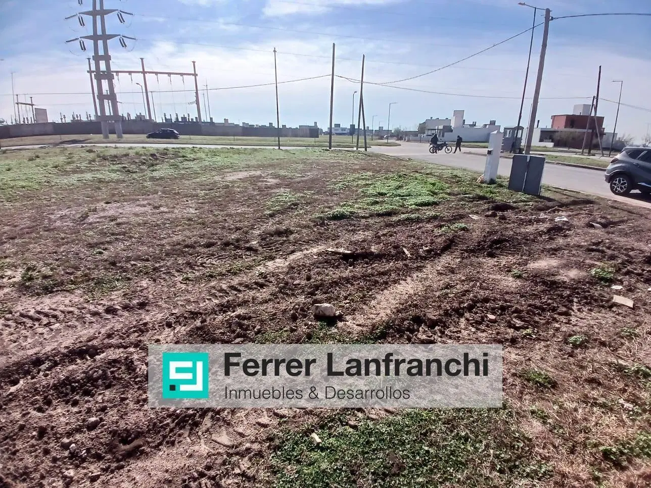 Venta de Lote Apto Comercio en Docta Avenida de 600 m2 2