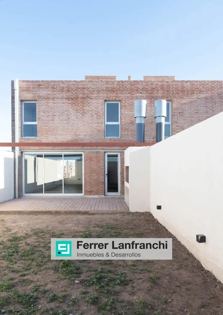 VENTA DE DUPLEX 3 DORM. DOCTA AVENIDA 2