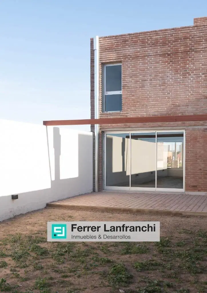 VENTA DE DUPLEX 3 DORM. DOCTA AVENIDA 3