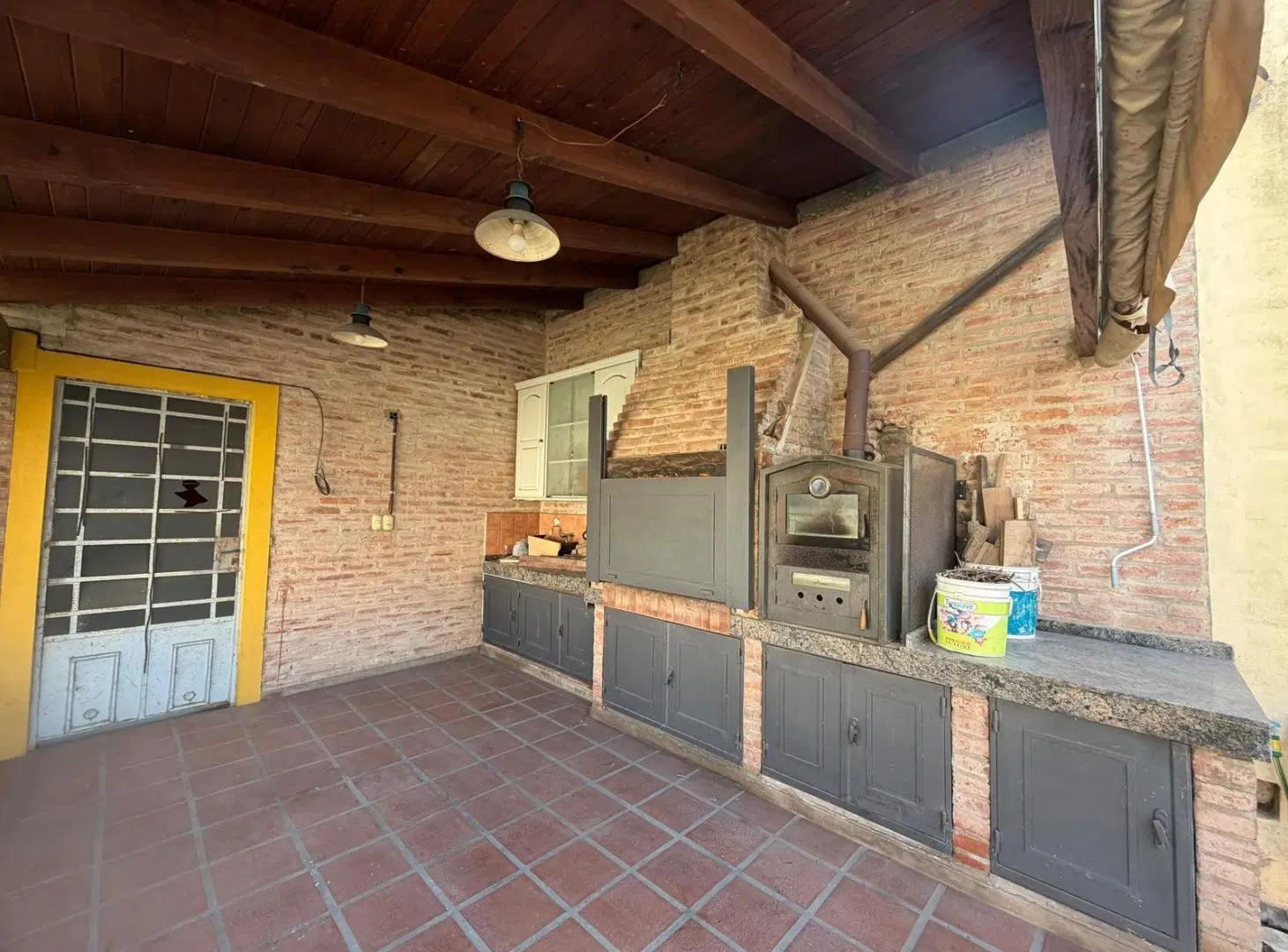 CASA EN VENTA BARRIO AYACUCHO 3 DORM C/PILETA 5