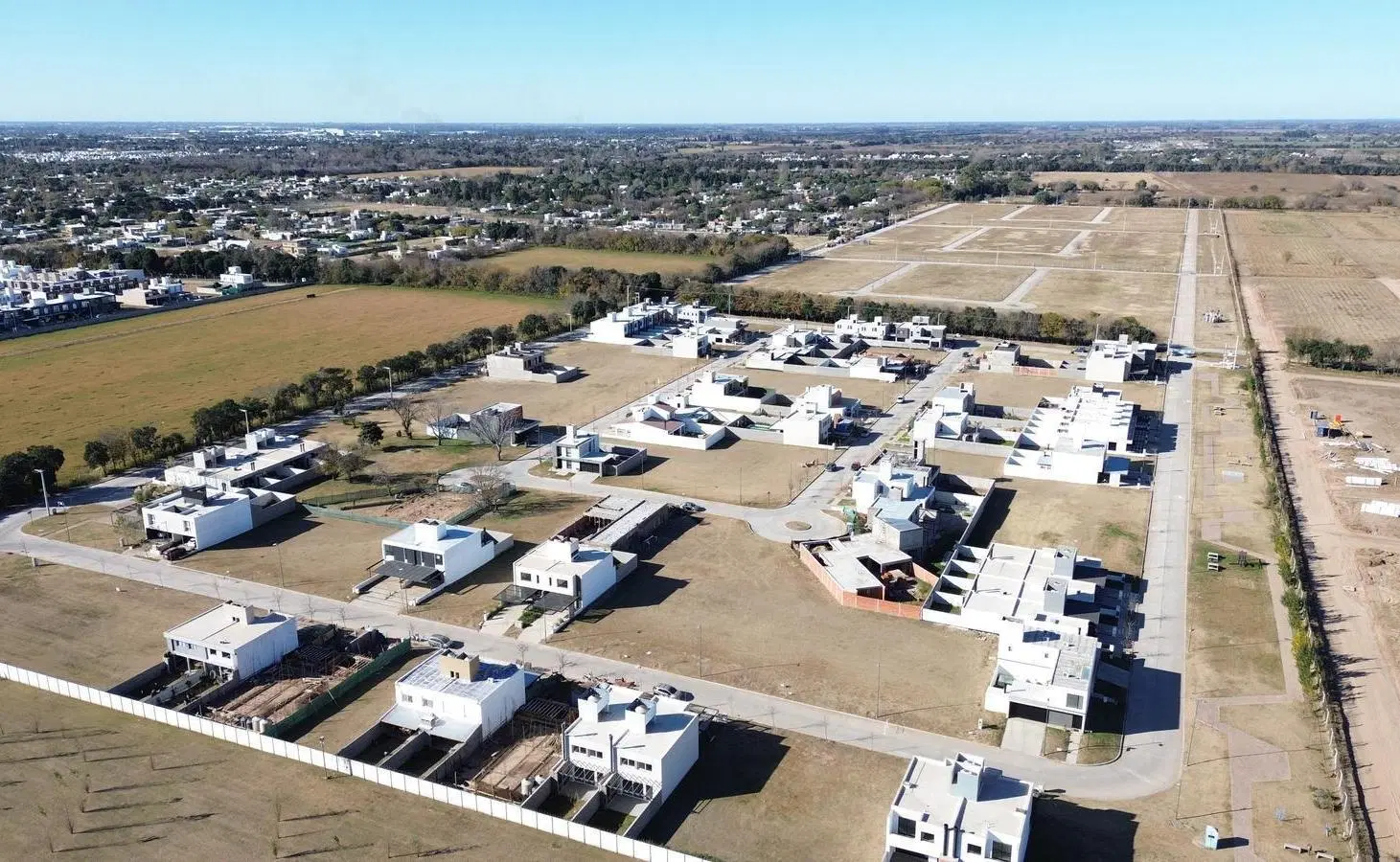 LOTE RESIDENCIAL EN VENTA DISTRITO SUR 5