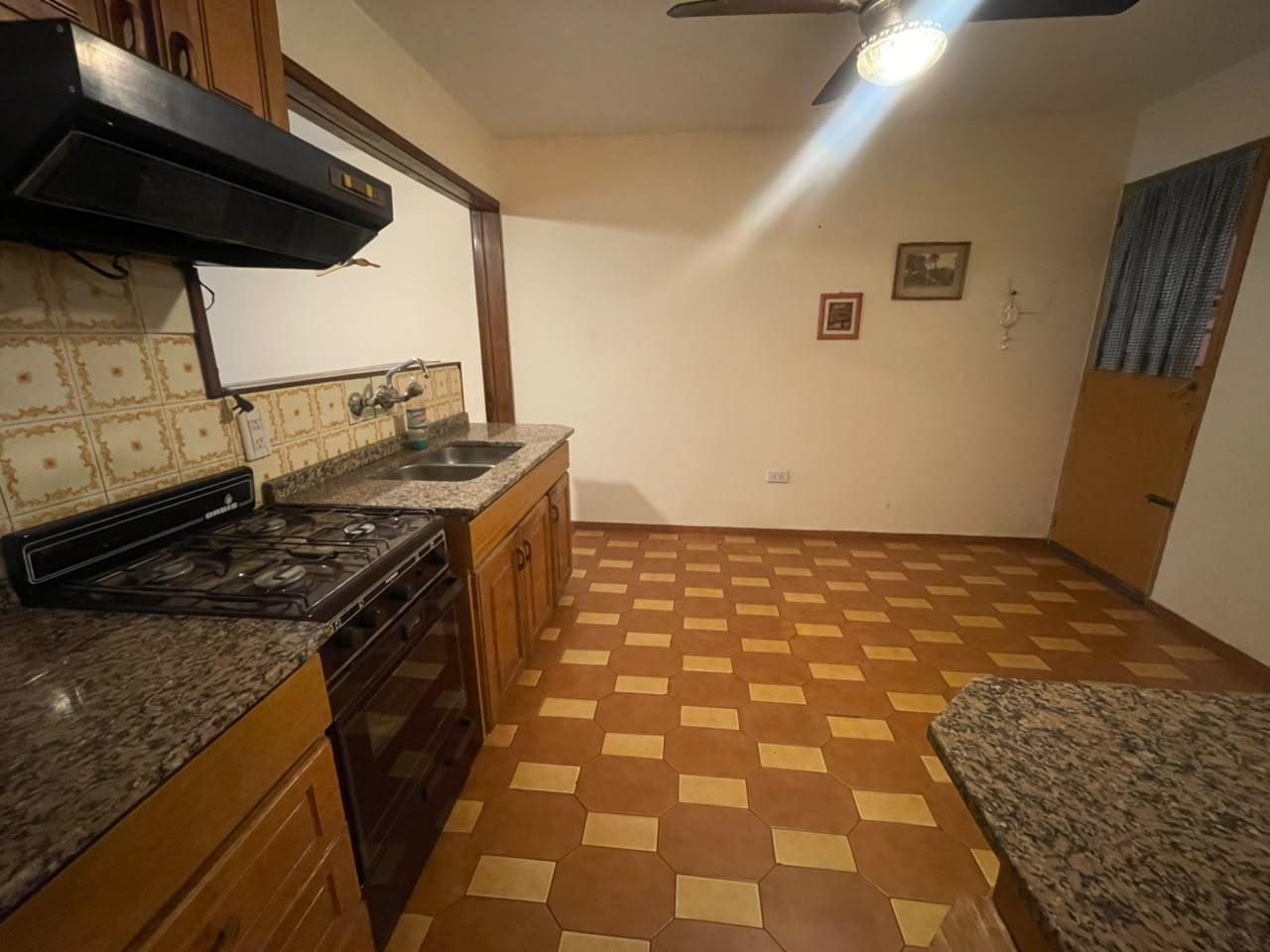 Foto de CASA EN VENTA POETA LUGONES APTO CREDITO, imagen 4