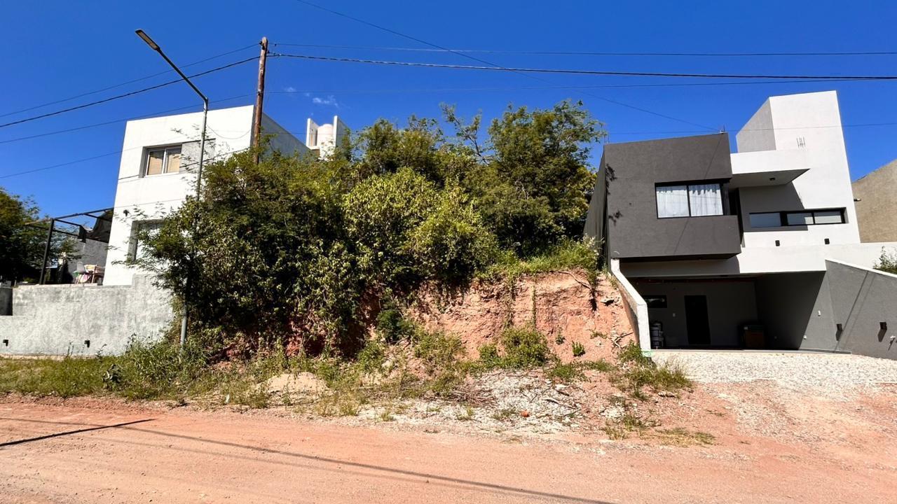 Foto de Lote en Venta en Villa Catalina - 400 m2, imagen 2