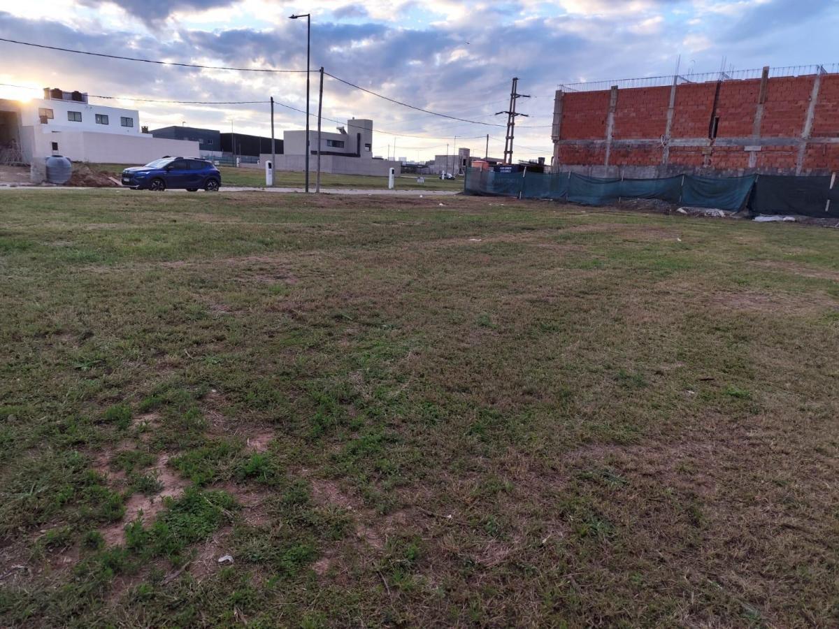 Foto de VENTA DE LOTE DE 360 M2 APTO DUPLEX EN DOCTA PARQUE, imagen 1