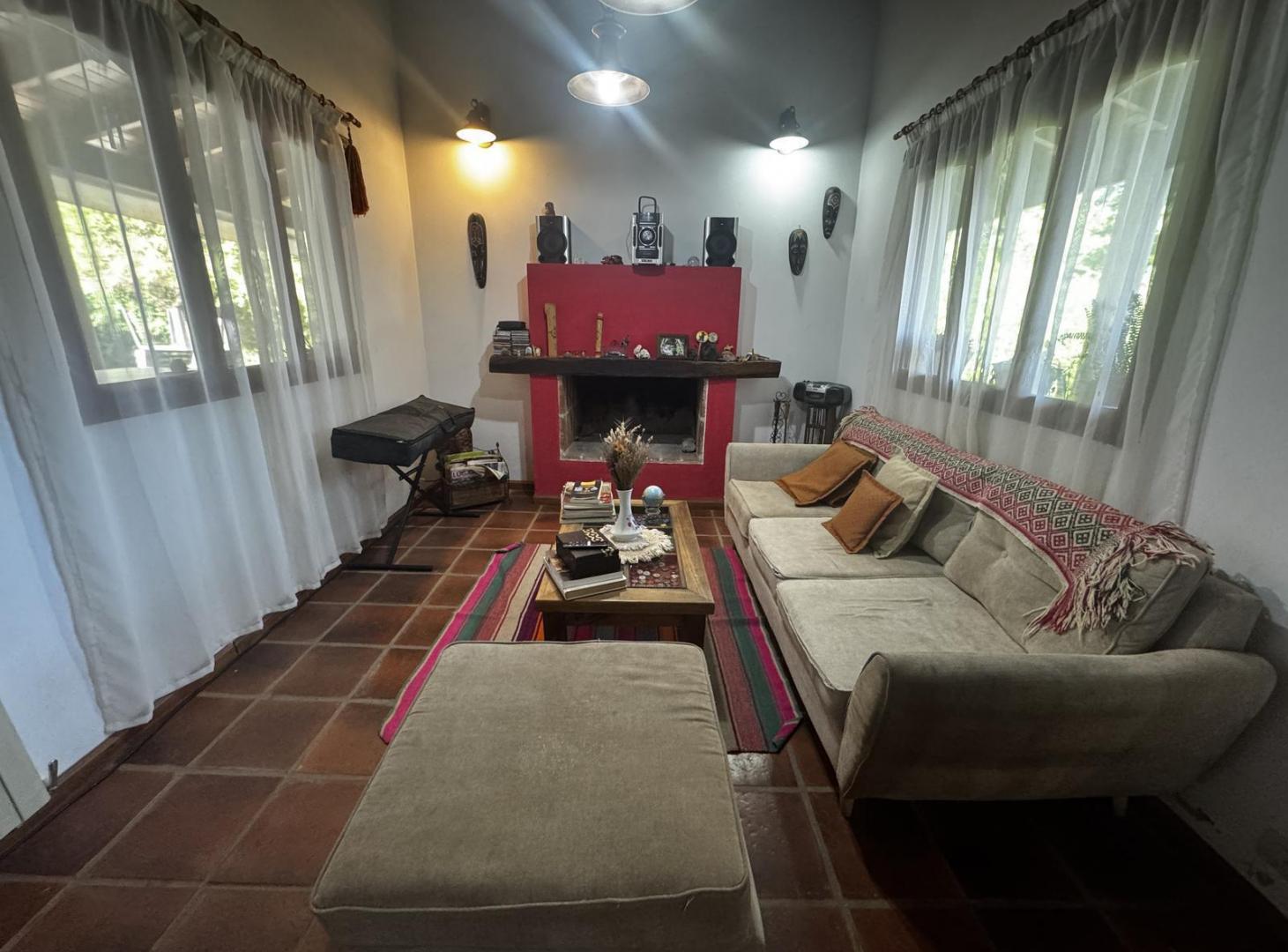 Foto de CASA EN VENTA 3 DORMITORIOS COUNTRY CUATRO HOJAS MENDIOLAZA, imagen 1