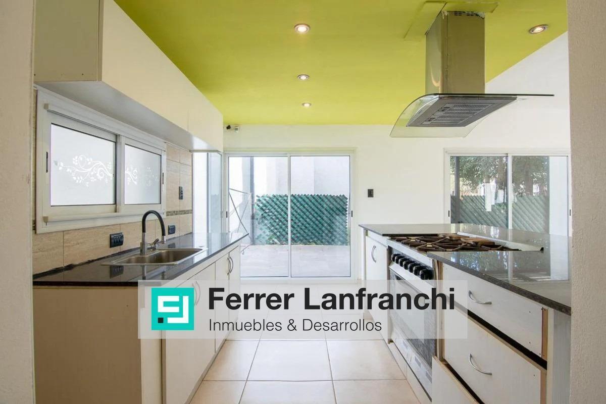 Foto de Casa en venta en Villa Catalina, imagen 2