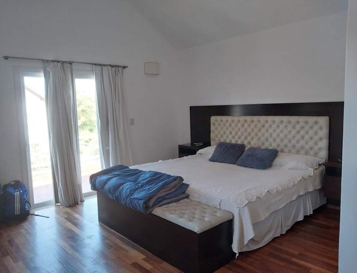 Lomas de La Carolina - Casa 3 Dorm Piscina Quincho Escritorio y Dependencia - 440 m² Cub 4