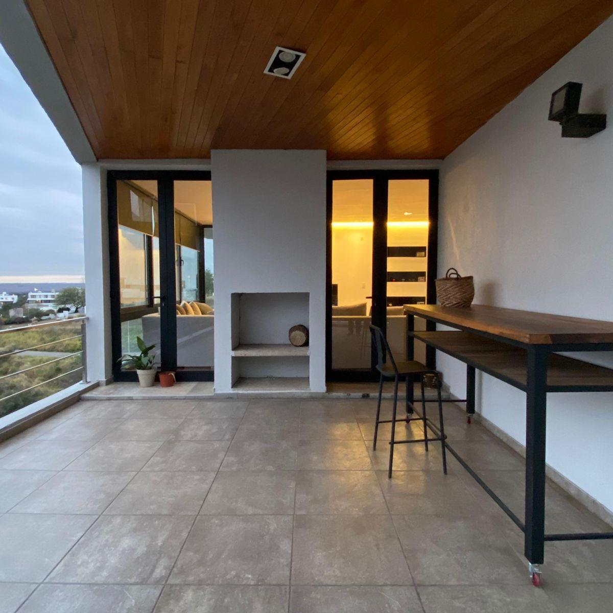 Foto de LA RUFINA VENTA CASA 4 NIVELES VISTA PANORÁMICA CBA 3 GALERÍAS QUINCHO, imagen 4