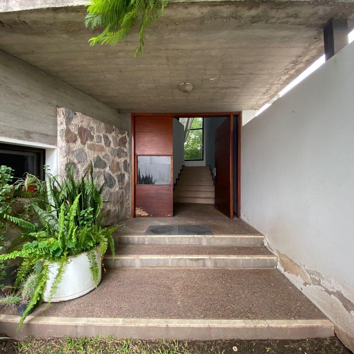 VENTA CASA 3 DORMITORIOS VISTA AL KEMPES PISCINA - B° CERRADO VILLA BELGRANOO
