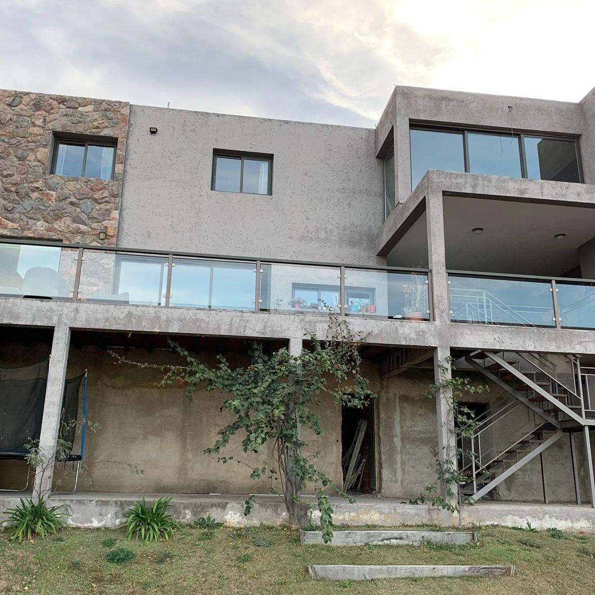 Importante Casa 3 Dorm con Pileta - Excelente Vista en Altura 5