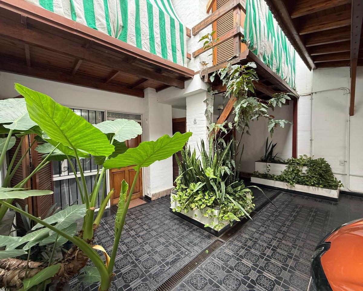 Foto de VENTA CASA 2/3 DORM./ESCRITORIO. BARRIO VILLA CABRERA., imagen 4