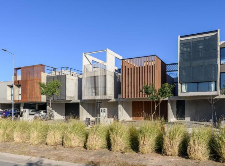 LA LUISITA VENTA EXCLUSIVA CASA 3 DORM 4 BAÑOS PISCINA GRAN TERRAZA 1