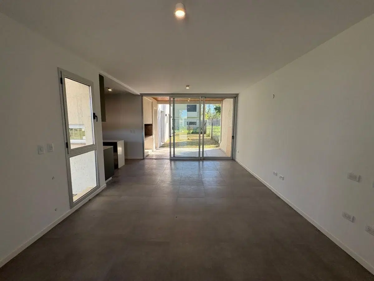 APTO CREDITO - NUMA -Venta Casa de Diseño 3 Dorm. 3 Baños 161 m² Cub / 280 m² Tot - NO DUPLEX 4