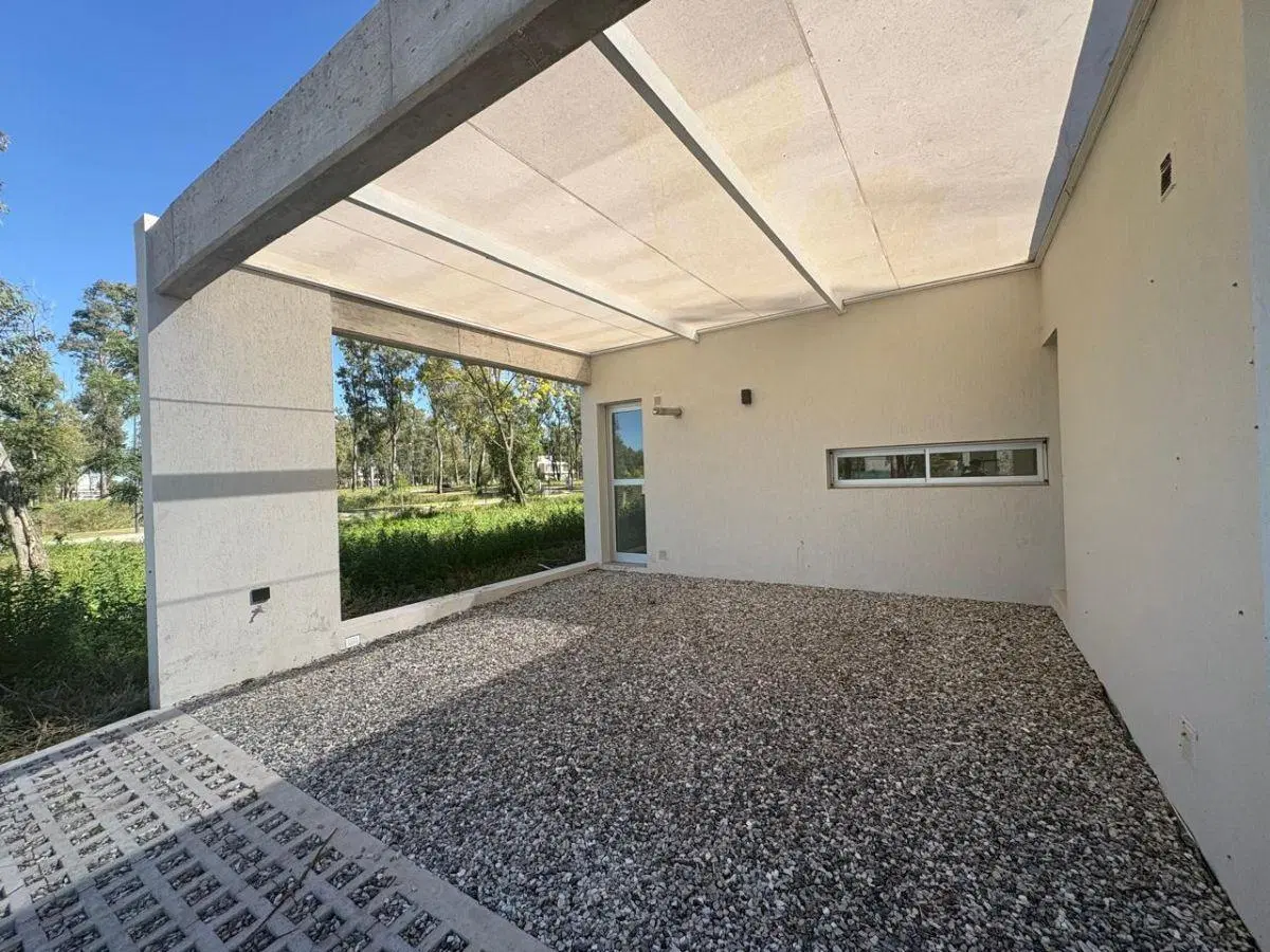 APTO CREDITO - NUMA -Venta Casa de Diseño 3 Dorm. 3 Baños 161 m² Cub / 280 m² Tot - NO DUPLEX 2