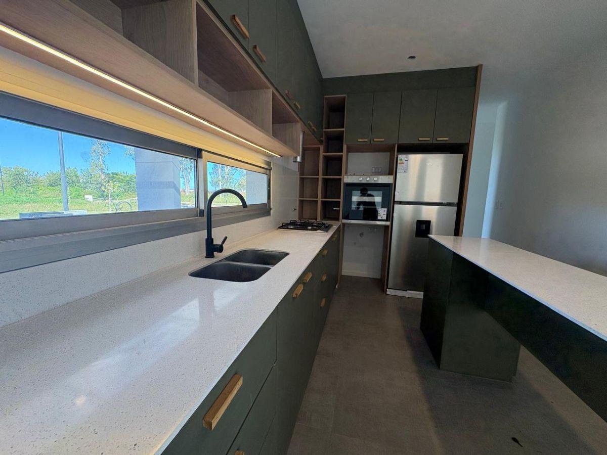 Foto de NUEVO MALAGUEÑO - ALQUILER Casa de Diseño 3 Dorm. 3 Baños 161 m² Cub /, imagen 3