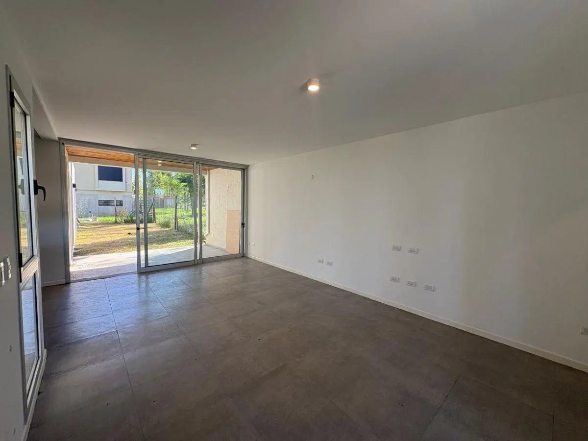 NUEVO MALAGUEÑO - ALQUILER Casa de Diseño 3 Dorm. 3 Baños 161 m² Cub / 280 m² Tot - No Duplex 5