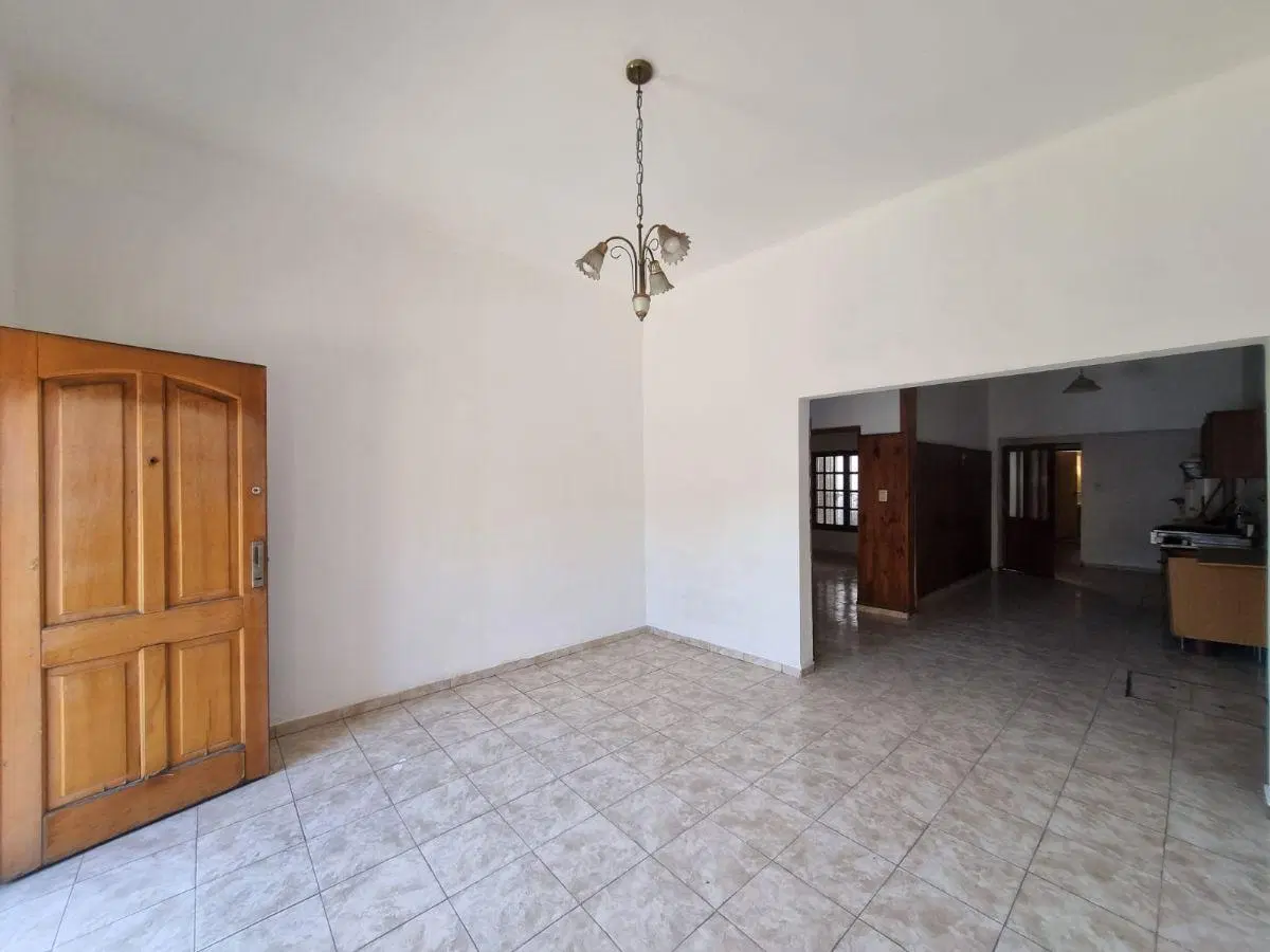 OPORTUNIDAD - VENTA CASA 3 DORMITORIOS - 2 BAÑOS - PATIO 2