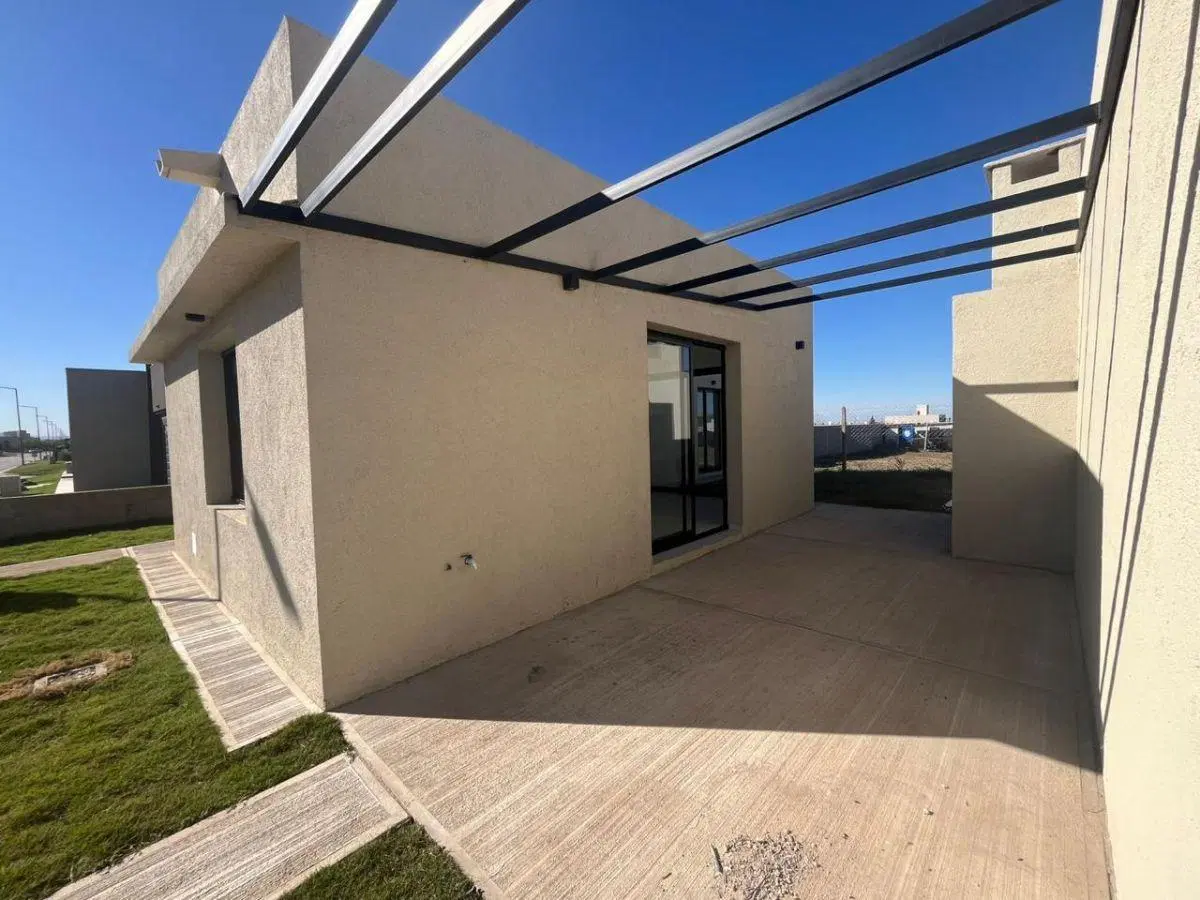 Venta Casa 2 Dorm 158 m² Terr - 75 m² Cub - Docta Avenida 3