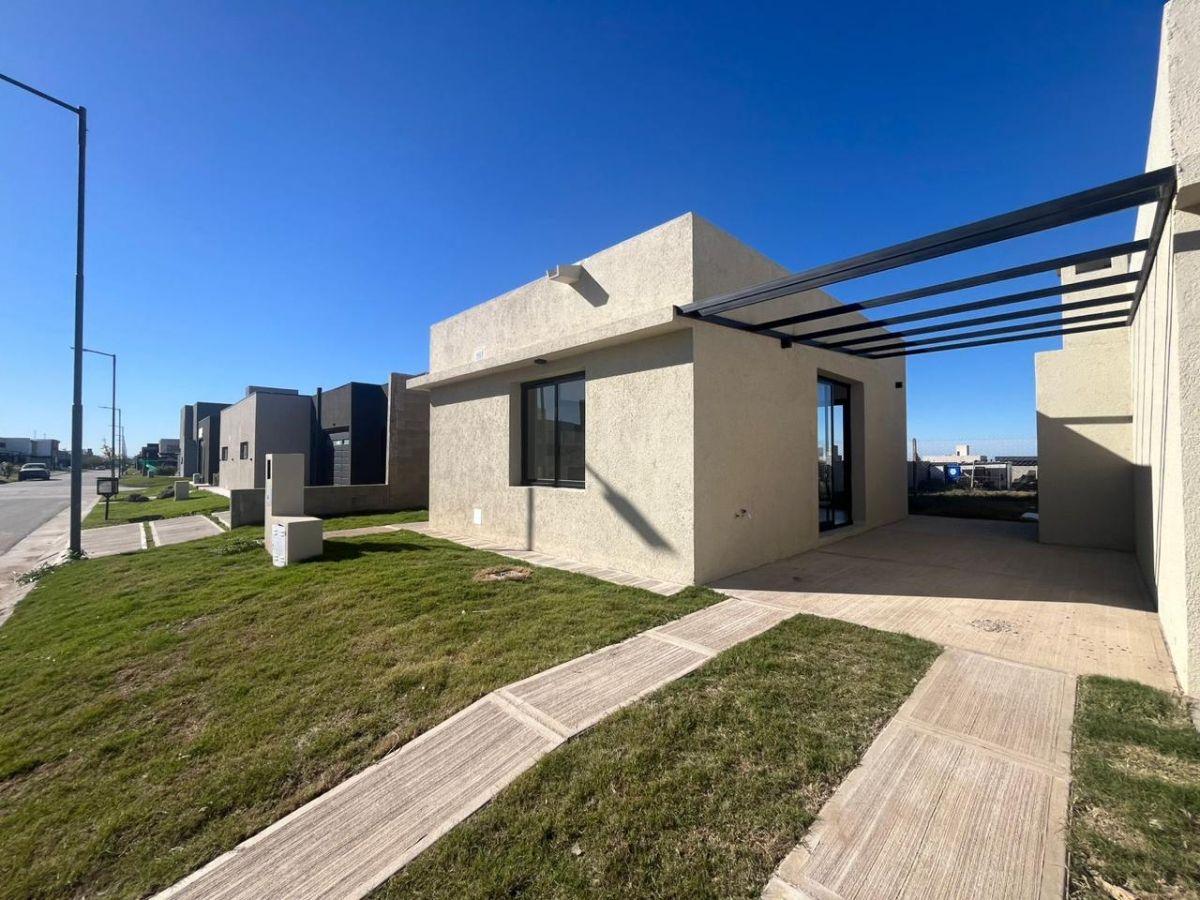 Venta Casa 2 Dorm 158 m² Terr - 75 m² Cub - Docta Avenida