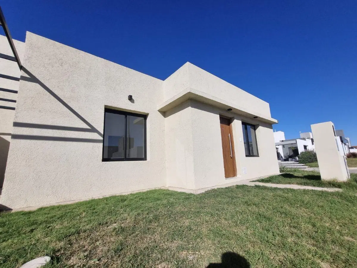 Venta Casa 2 Dorm 153 m² Terr - 70 m² Cub - Docta Av 3