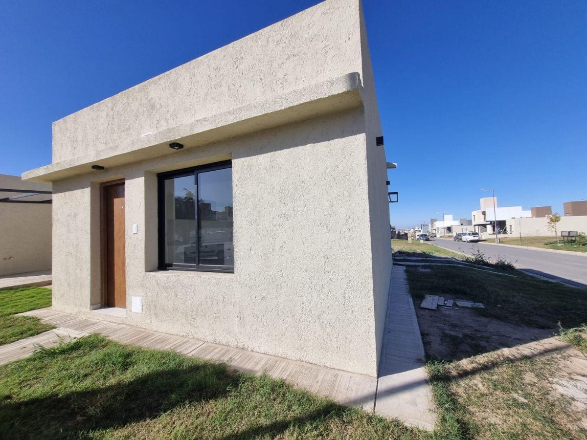 Venta Casa 2 Dorm 153 m² Terr - 70 m² Cub - Docta Av