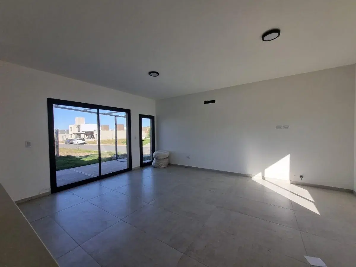 Venta Casa 2 Dorm 153 m² Terr - 70 m² Cub - Docta Av 4