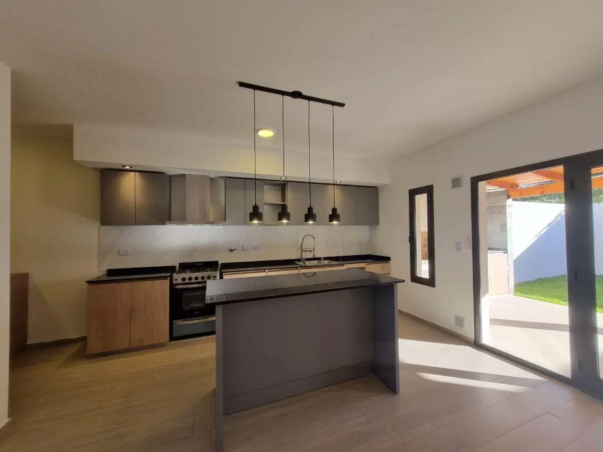 DOCTA - VENTA CASA 3 DORM. - 2 BAÑOS - QUINCHO Y ASADOR 4