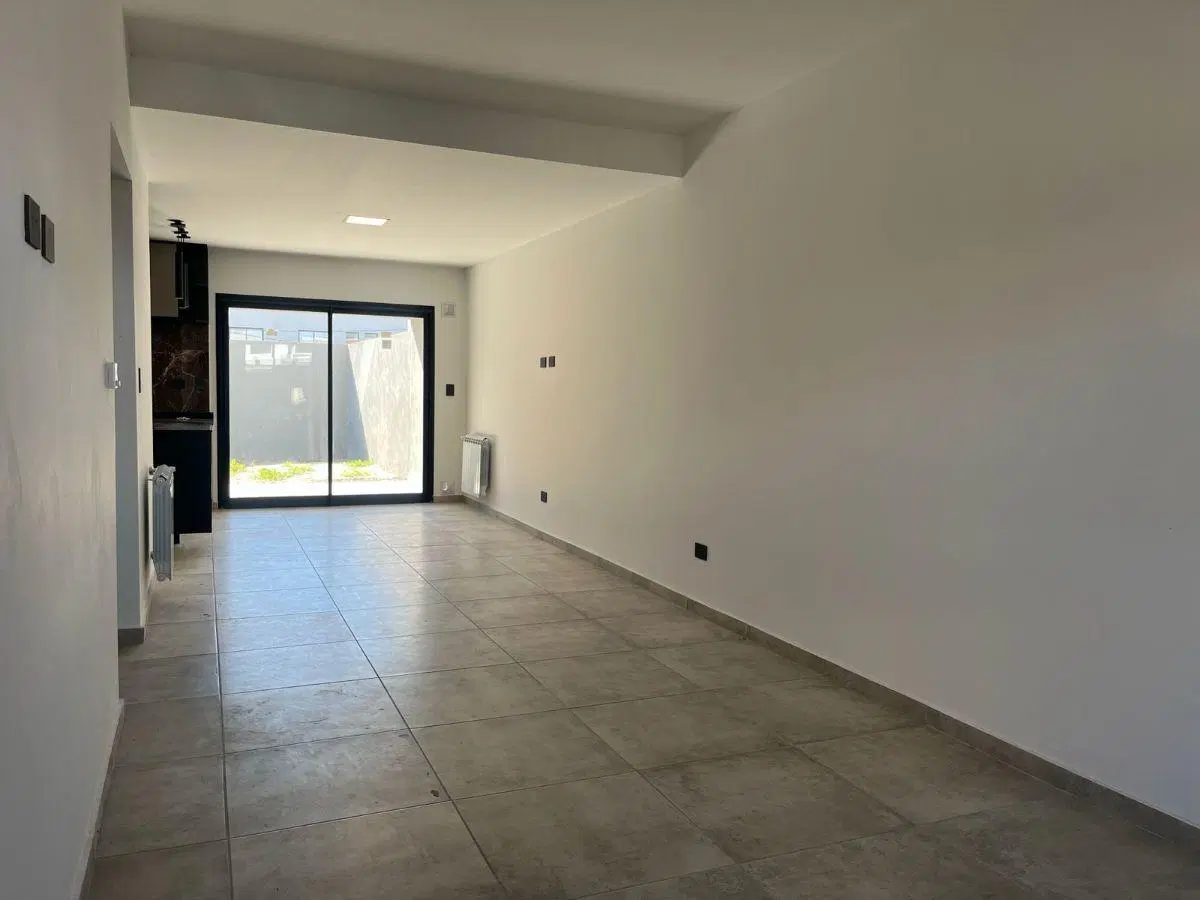 DOCTA - Alquiler Casa de Diseño 3 Dorm. 120 m² Cub / 250 m² Tot 2