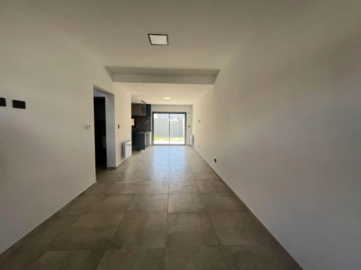 DOCTA - Alquiler Casa de Diseño 3 Dorm. 120 m² Cub / 250 m² Tot 1
