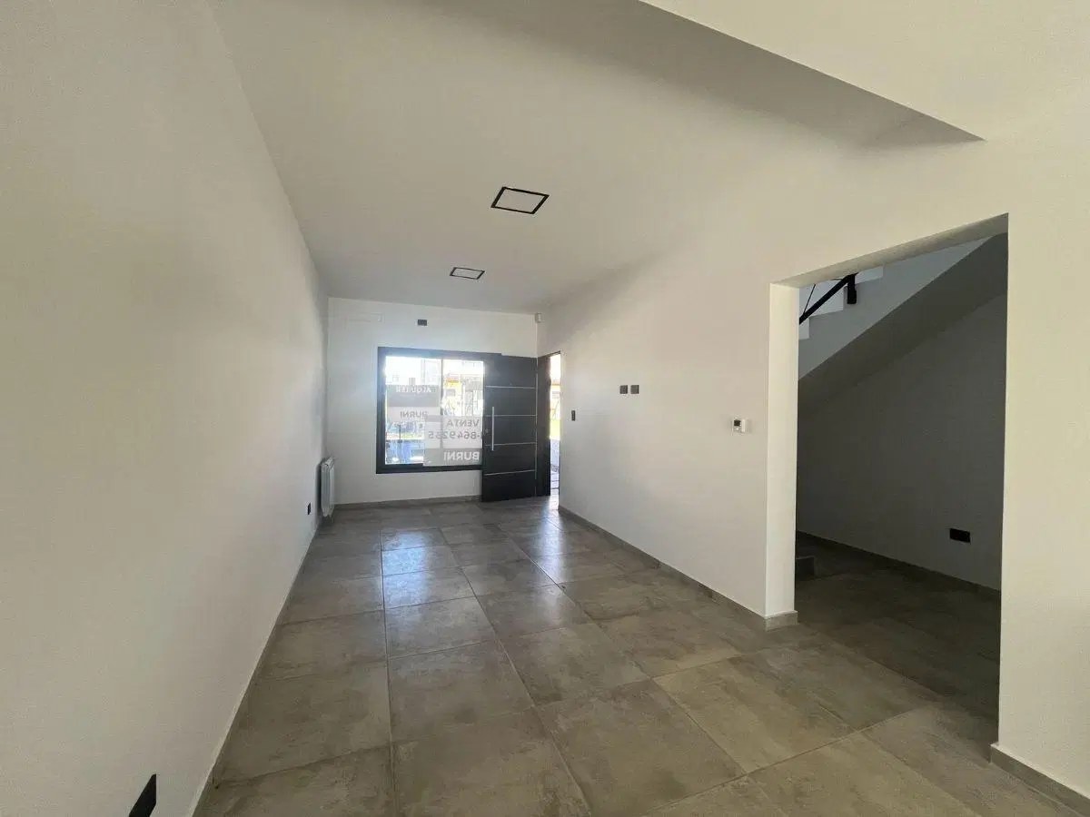 DOCTA - Alquiler Casa de Diseño 3 Dorm. 120 m² Cub / 250 m² Tot 3