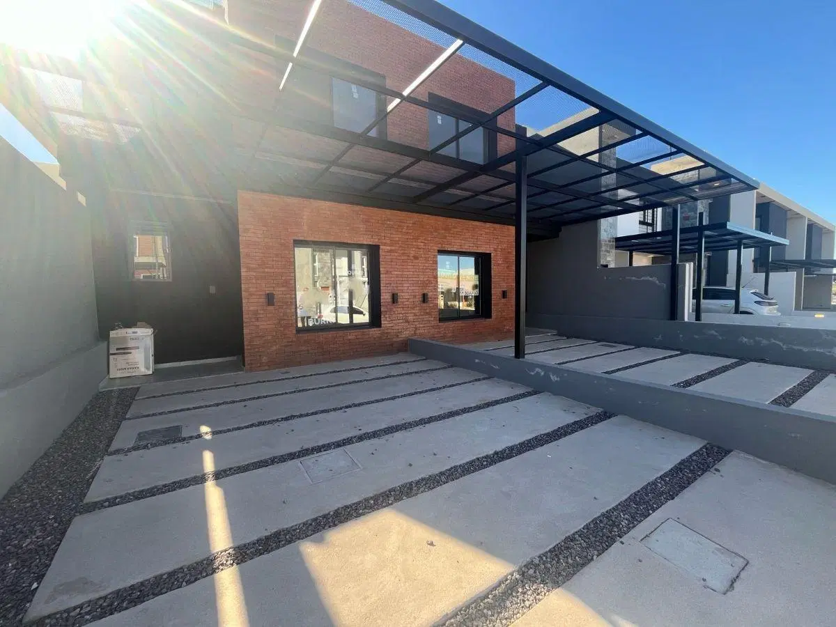 DOCTA - Alquiler Casa de Diseño 3 Dorm. 120 m² Cub / 250 m² Tot 5