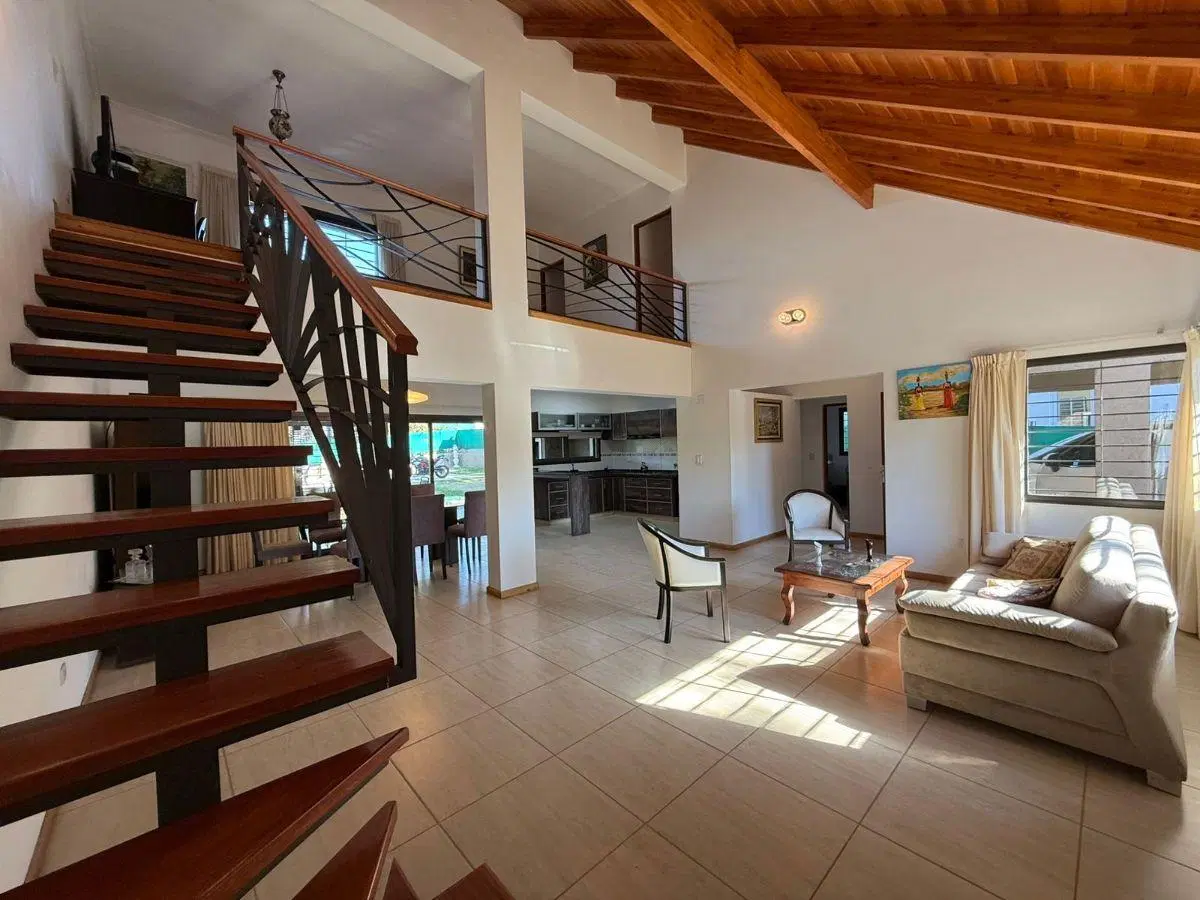 VILLA ALLENDE GOLF - VENTA CASA 3 DORMITORIOS + PISCINA - APTA CRÉDITO 1