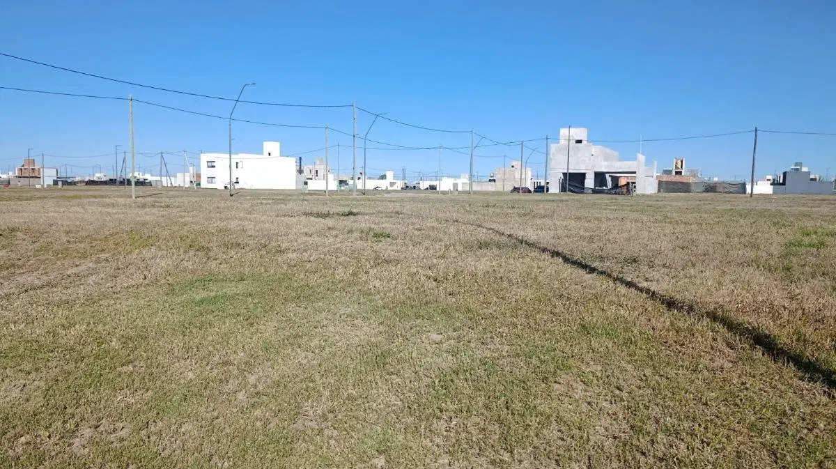 CAMPOS DE MANANTIALES - VENTA LOTE - 405 M2 3