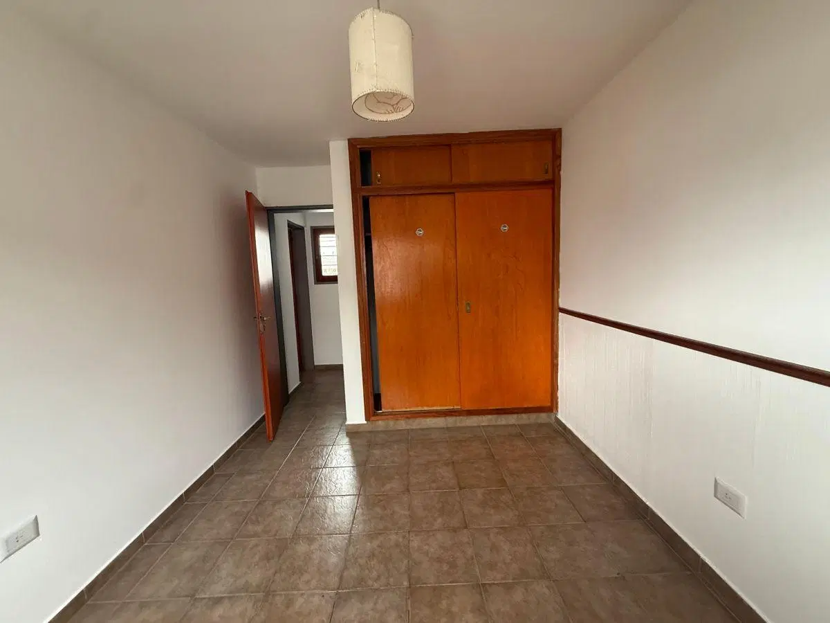 ALQUILER NUEVO POETA LUGONES CASA 3 DORM 3 COCHERAS CUB PATIO 4