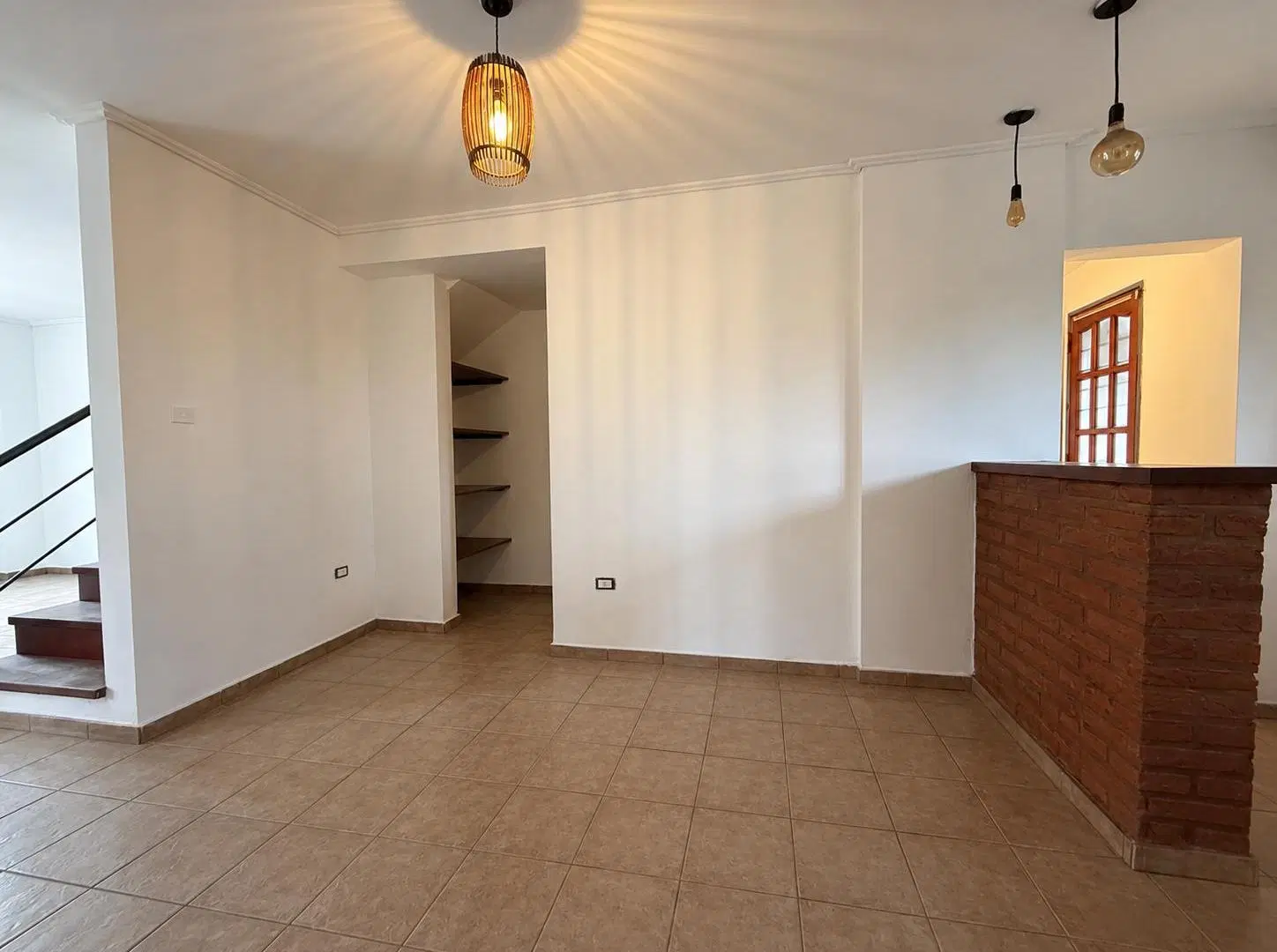 ALQUILER NUEVO POETA LUGONES CASA 3 DORM 3 COCHERAS CUB PATIO 1