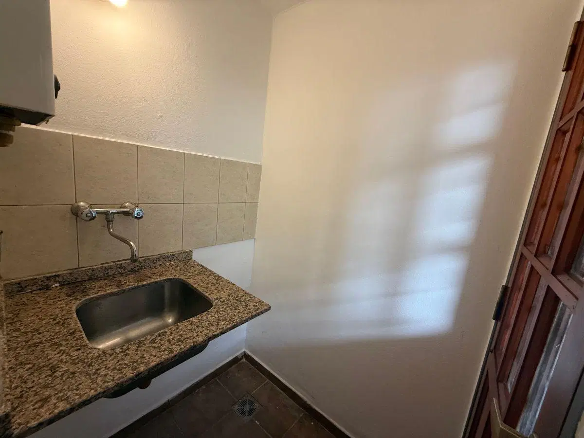 ALQUILER NUEVO POETA LUGONES CASA 3 DORM 3 COCHERAS CUB PATIO 4