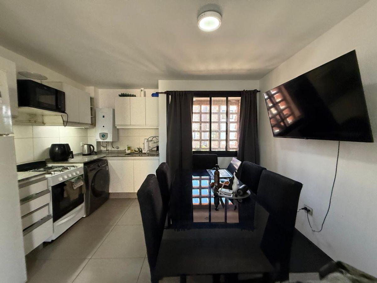 OPORTUNIDAD CARRASCAL DE LOS MAESTROS - VENTA Dúplex 2 Dorm C/ Balcón, Patio y Seguridad