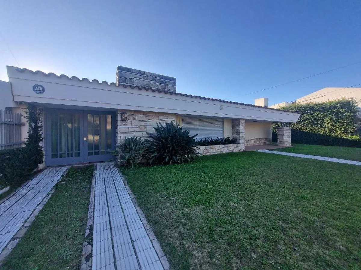 Cerro de las Rosas - Venta Casa 3 Dorm 2 Baños - Gran Patio con Pileta 5