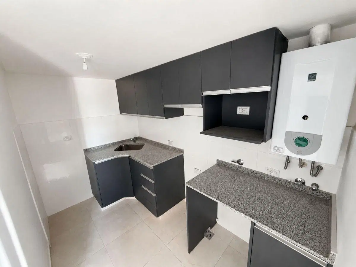 GUEMES VENTA DEPTO 1 DORM 1 BAÑO EDIFICIO CON GRAN TERRAZA QUINCHO Y ASADORES. 1