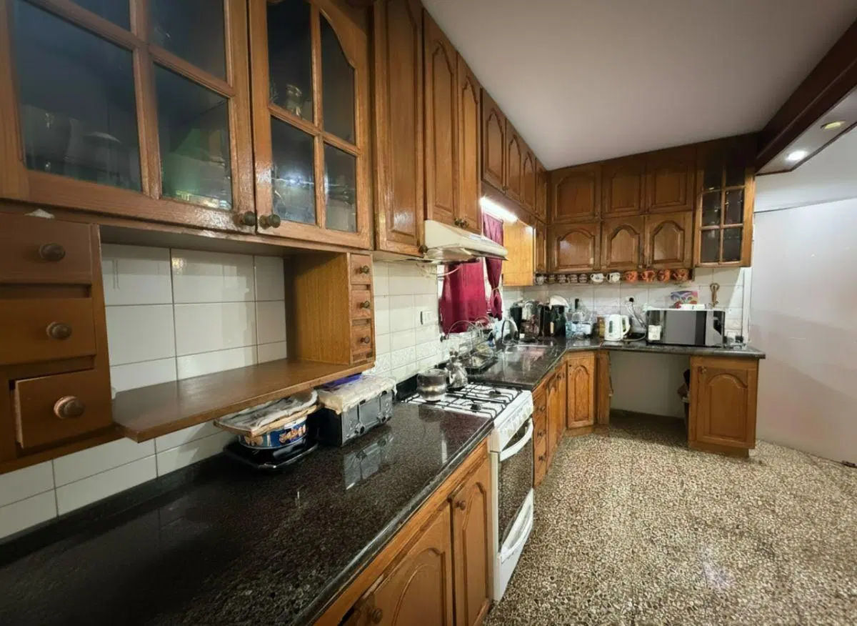 VENTA CASA 3 DORM + DEPENDENCIA DE SERVICIO + PISCINA, BARRIO MAIPÚ 3