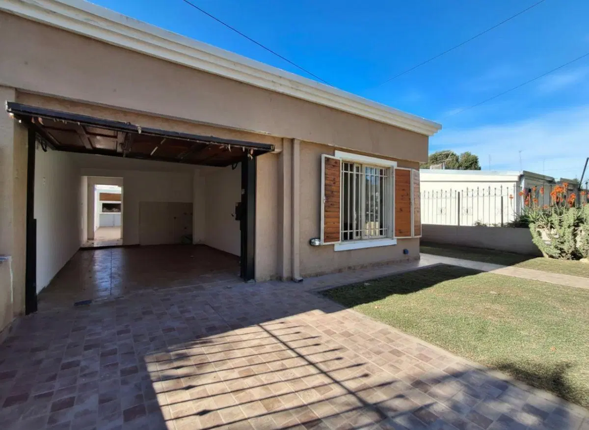 VENTA CASA 3 DORM + PISCINA+ CUARTO DE GUARDADO EN BARRIO QUINTAS DE ARGUELLO. 5
