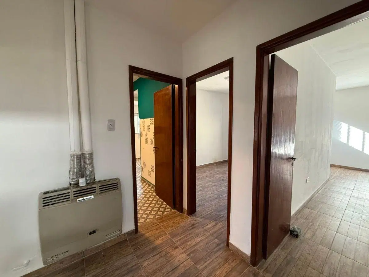 MARQUES DE SOBREMONTE - EXCELENTE CASA RECICLADA 3 DORM + DEPARTAMENTO 1 DORMITORIO - C/PATIO 5
