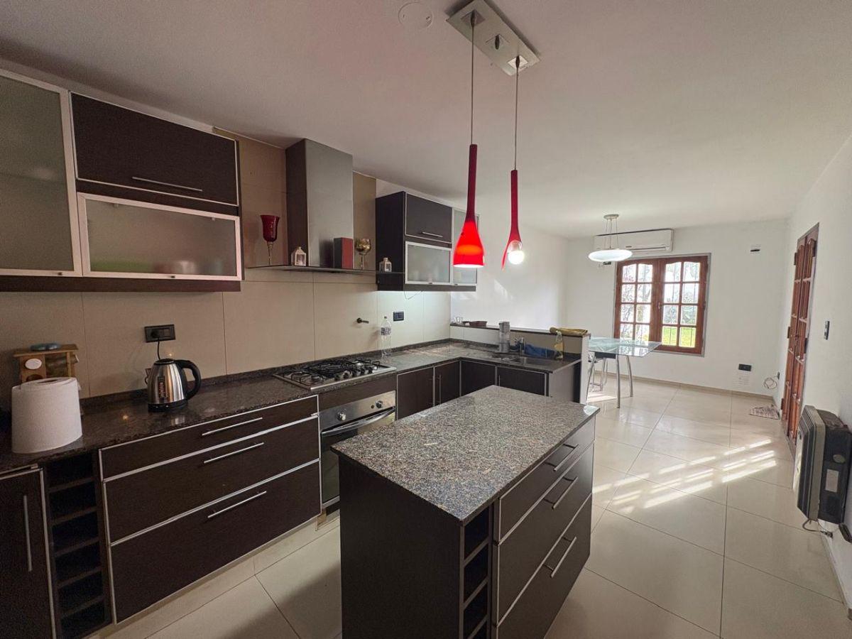 Foto de VENTA CASA 4 DORMITORIOS, 3 BAÑOS - 2 COCHERAS - QUINCHO CON ASADOR Y PISCINA - BARRIO BAJO PALERMO., imagen 5