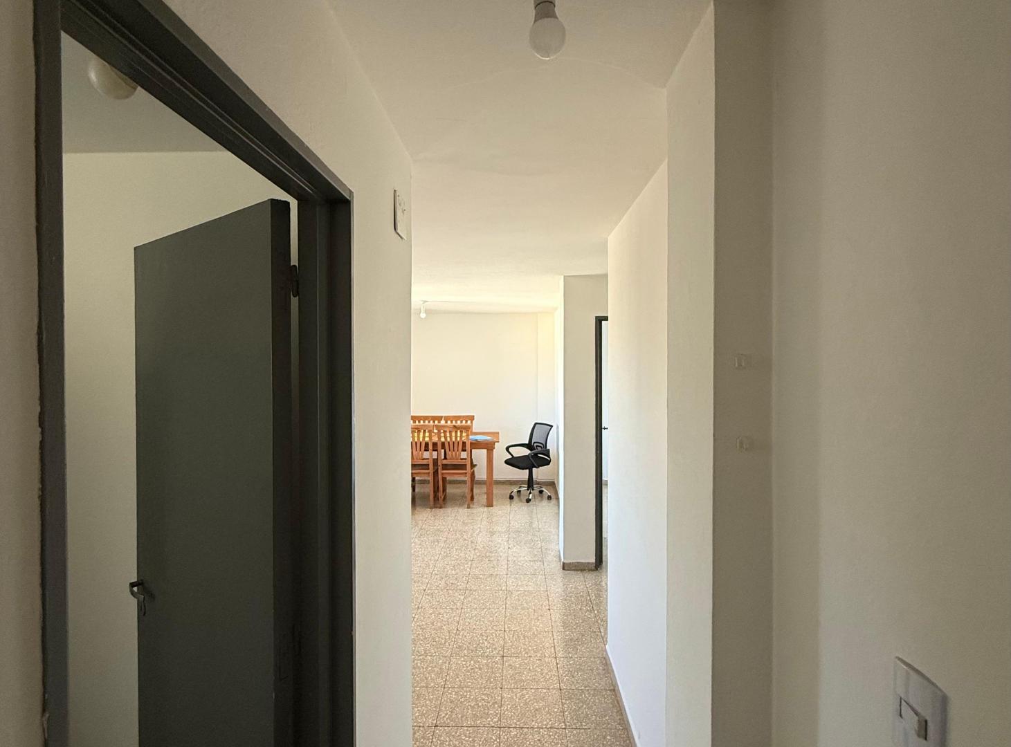 Foto de GRAN OPORTUNIDAD - VENTA DEPARTAMENTO 2 DORMITORIOS 1 BAÑO - B° CENTRO, imagen 2