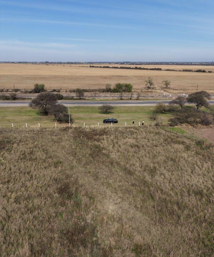 Foto de VENTA GRAN LOTE TERRENO 3300 M² TOT SOBRE RN 9 EN EL INGRESO A TOLEDO, imagen 2