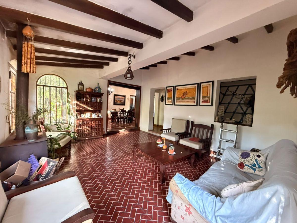 Foto de VENTA CASONA 4 DORM - 2644 MT CON ASADOR Y COCHERA - SALDAN A MTS DE, imagen 3