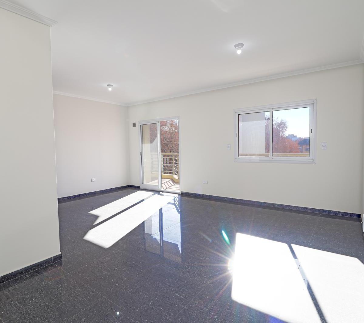 Amplio Departamento Piso Unico 3 Ambientes en El Centro de San Martín 2