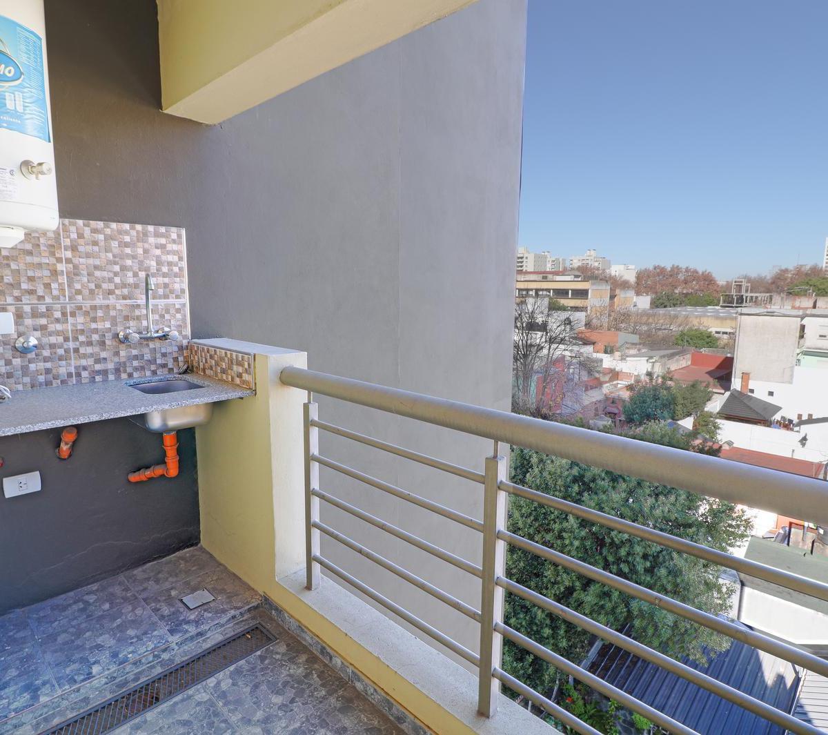 Amplio Departamento Piso Unico 3 Ambientes en El Centro de San Martín 4