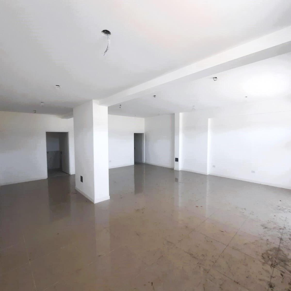 Foto de Amplio local comercial con inmejorable ubicación!, imagen 3