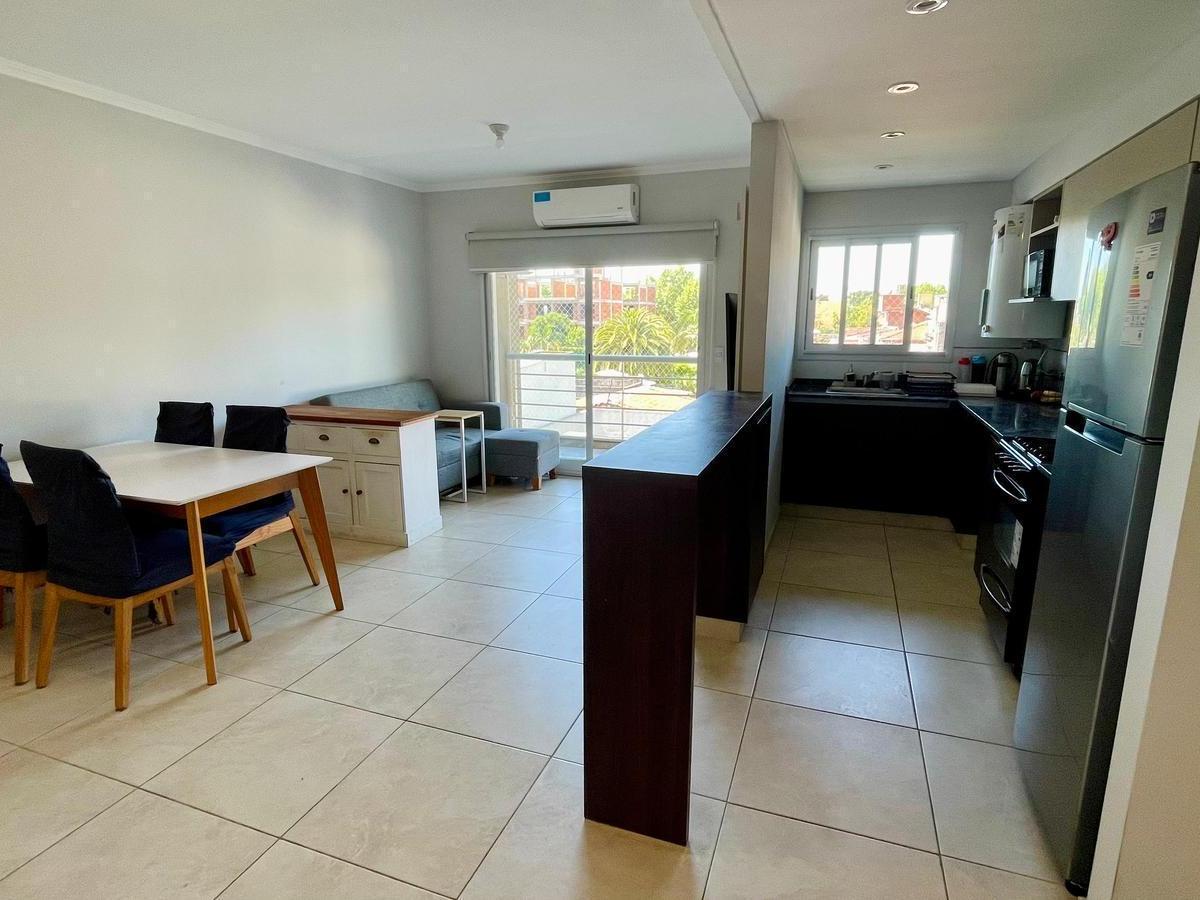 Foto de Amplio departamento 2 ambientes en el centro de Villa Ballester, imagen 4